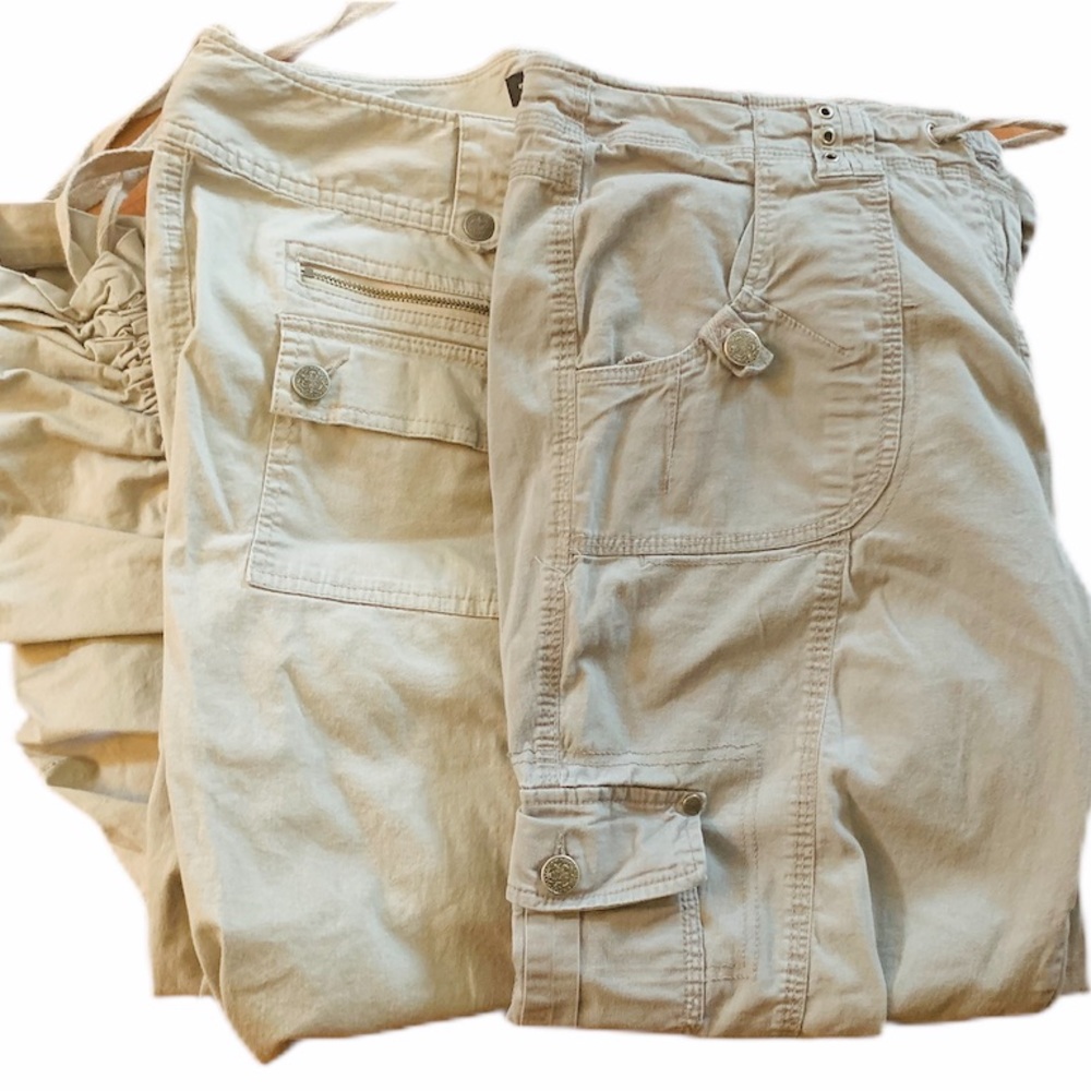 White House Black Market. Capris